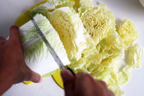 cut-the-napa-cabbage-vietnamese